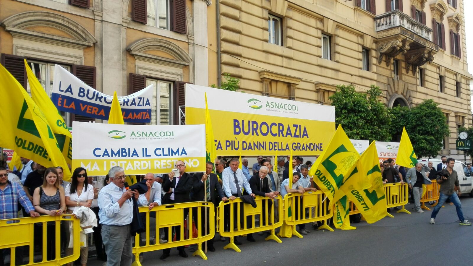 Assemblea asnacodi pubblica davanti al ministero - 30 maggio